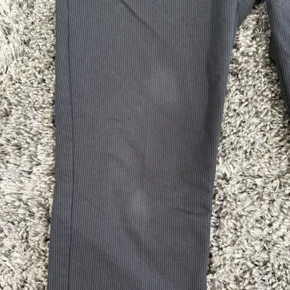 Dockers Men’s Slim Fit Signature Khaki Striped Pants in Black, Size 32X32 - Picture 4 of 5